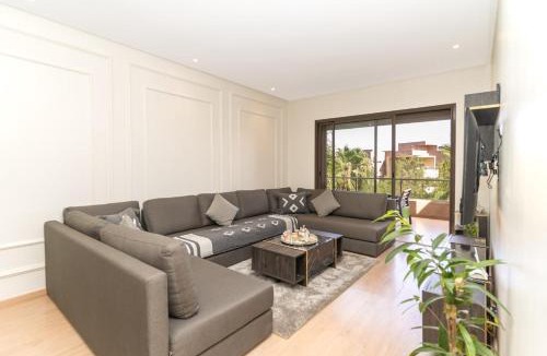 Arset El Bilk Apartment | Luxury 3BD Golf View Pool Fast Fiber WiFi