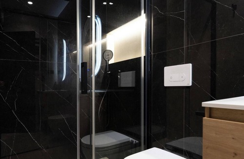 Embajadores Apartment | Luxury Apt! 4BD/4BTH en suite