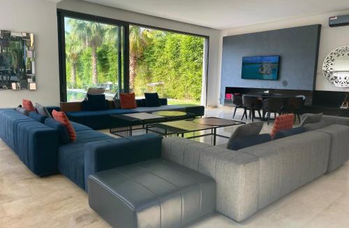 Annakhil Villa | Luxury Palm Villa