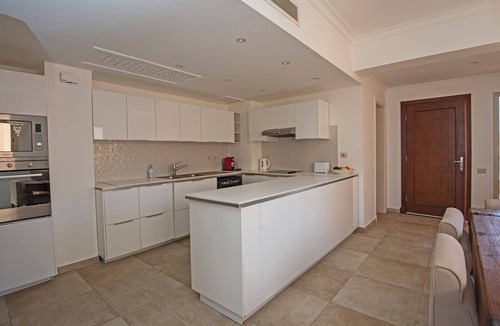 Soma Bay Apartment | Luxury Seafront Apartment with Rooftop Terrace & Sea Views – Soma Bay