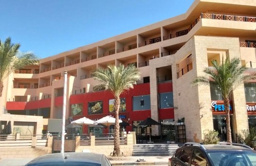 Al Mamsha El Seyahi Apartment | Luxury Studio, pool, Private beach & close to Airport