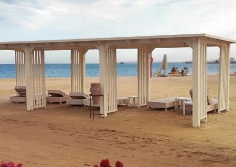 Al Mamsha El Seyahi Apartment | Luxury Studio, pool, Private beach & close to Airport