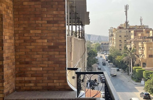 Al Haram Apartment | Luxury Touristic Apt. Pyramid View+Museum View
