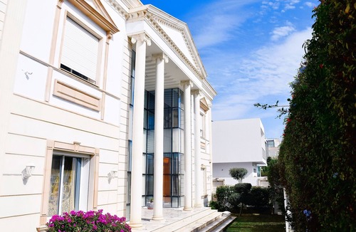 Tunis Villa | Luxury villa with heated pool, private elevator and wonderful view of Lake Tunis