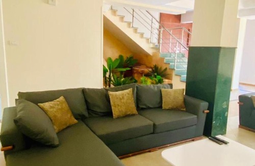 Village Road Villa | Magawish villa in the heart of the city