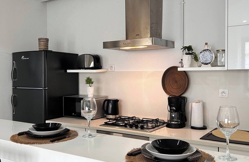 Sidi Daoud Apartment | Malachite Elegance & Comfort in Sidi Daoud