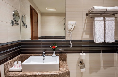 Al Duqqi Hotel | Marwa Palace Hotel