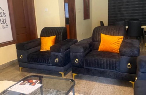 Ikeja Apartment | Max Heron, Gorgeous 2 Bedroom
