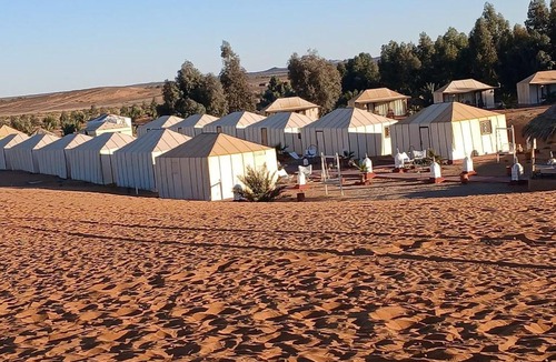 Taouz Bed & Breakfast | Merzouga Landscape luxury Camp