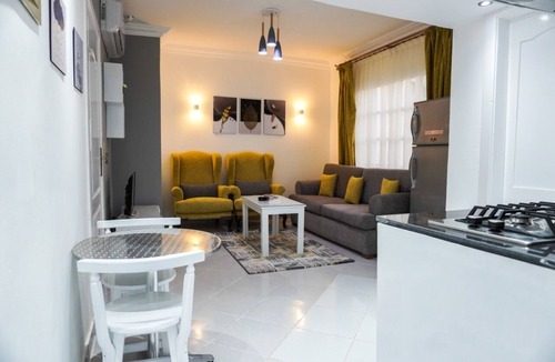 El Hadaba Apartment | Modern Apartment with swimming pool