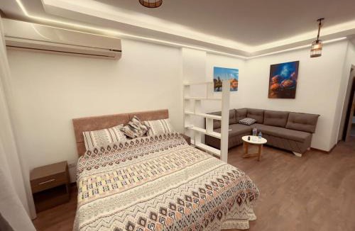 Village Road Apartment | Modern L Kawser StudioHeart of Hurghada balcony