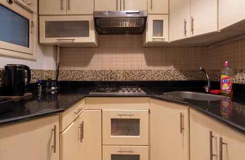 Zamalek Apartment | Modern Lodge | Steps from the Nile Promenade – Cafés, Dining & Scenic Walks