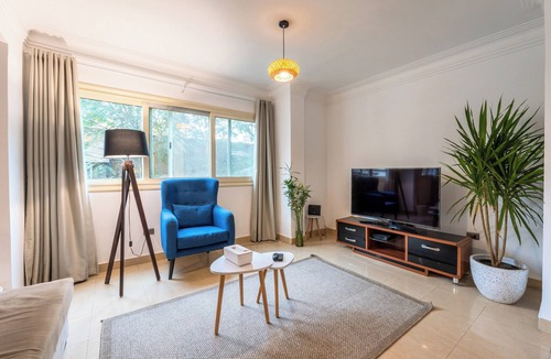 Zamalek Apartment | Modern Lodge | Steps from the Nile Promenade – Cafés, Dining & Scenic Walks