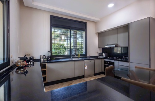 Casablanca Villa | Modern villa in Casablanca with 8 bedrooms, sauna and swimming pool. Streetcar 5min away
