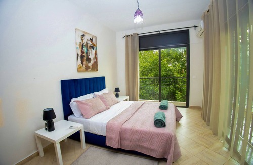 Casablanca Villa | Modern villa in Casablanca with 8 bedrooms, sauna and swimming pool. Streetcar 5min away