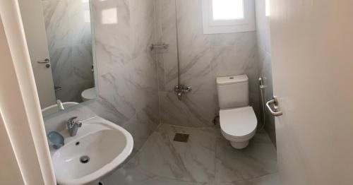 Al Duqqi Apartment | Nile Inn 607 Cozy Studio Steps Away From the Nile