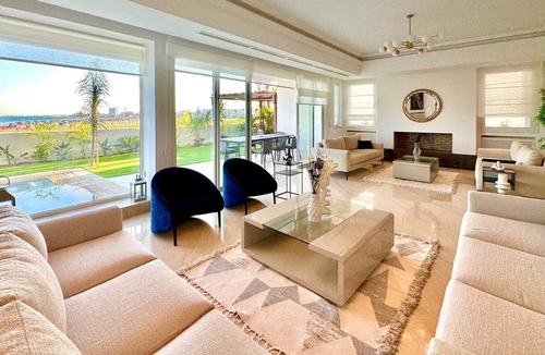 Amilcar Villa | Omnya Carthage Frontsea Luxury Villa