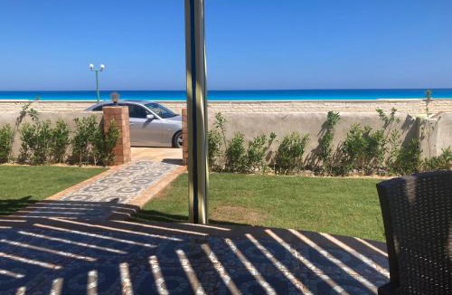 Iking Maryut House | On the beach house