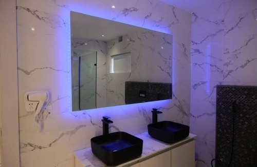 Lekki Phase 1 Apartment | ONA APARTMENT. Elegance in warm embrace with luxury, your comfort our pleasure