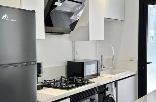 Les Berges Du Lac II Apartment | Onyx Apartment at Lake 2 with beautiful terrace