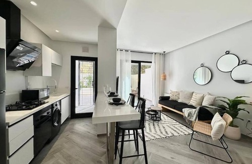 Les Berges Du Lac II Apartment | Onyx Apartment at Lake 2 with beautiful terrace