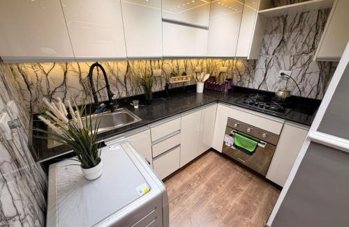Al Duqqi Apartment | Panoramic Nile View 3 Bedroom Apartment Families Dokki