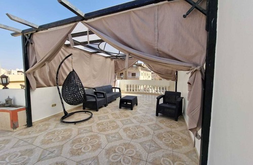 Pyramids Gardens Apartment | Penthouse Near the Pyramids - Great Stay!