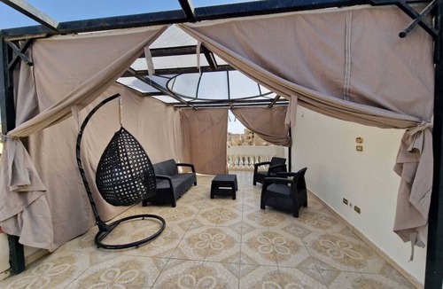 Pyramids Gardens Apartment | Penthouse Near the Pyramids - Great Stay!