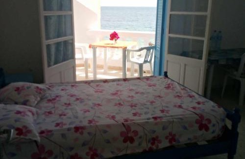 Chott Mariem Apartment | Pied dans l'eau avec balcon
