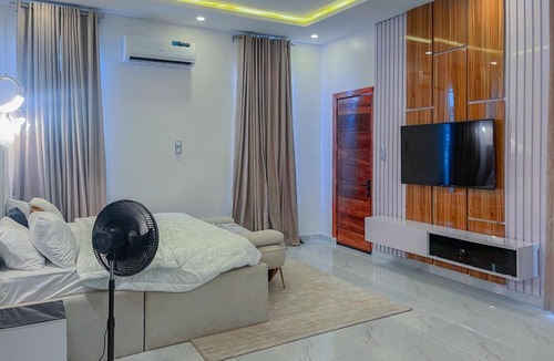 Ofin Apartment | Plistbooking Corporate Luxurious 5 Bedroom Short-Let Apartment in Lekki