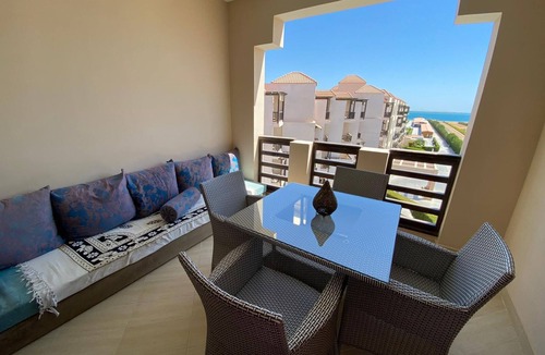 Al Mamsha El Seyahi Apartment | Privatstrand, Liegen, Sonnensegel, Shops, SPA, Pools, Aquapark