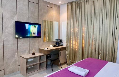 Ofin Hotel | Purple Lavender Hotel Lekki