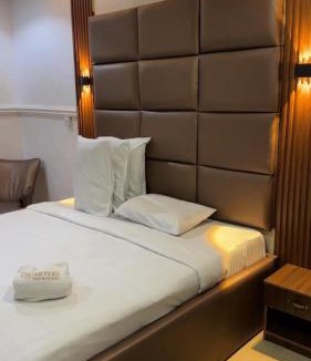 Ikeja Hotel | Quarters Inn & Suites Ikeja