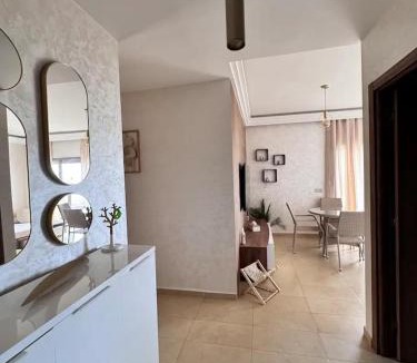Marina Apartment | Résidence perla, piscine, bord de plage