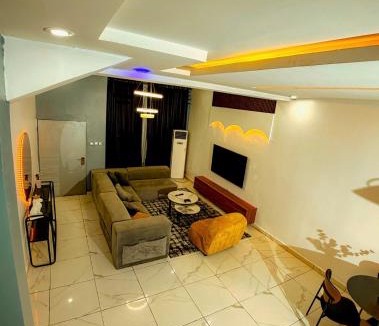 Ofin House | Realscenes99 creative hub
