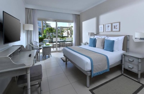 Al Mamsha El Seyahi Resort | Relax in Luxury – All-Inclusive Pool-View Stay w/Tennis, Spa & Resort Amenities