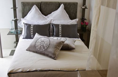 Mellah House | Riad 6 rooms, contemporary decor, with staff available.