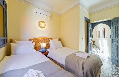 Bab Taghzout House | Riad AJI 4 Rooms, Petite piscine , Internet, Petit déjeuner , Top Emplacement Médina