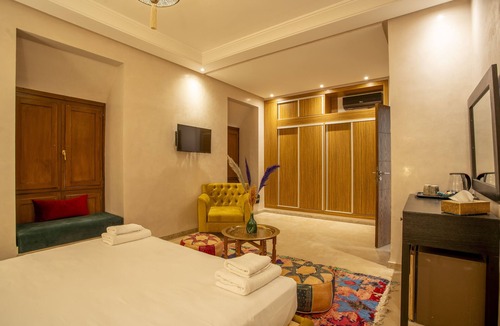 Menara House | Riad Azia: Serenity in Marrakech Your Oasis Awaits! 🌺