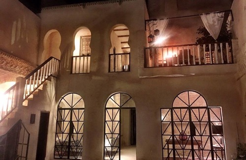 Tozeur House | Riad Dar El Caid. Palais Siecle XIVAt the heart of the city