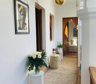 Sidi Ben Slimane El Jazouli Villa | Riad privé Sadaka Bassin Rooftop
