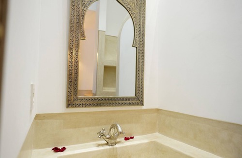 Mellah House | Riad Privatif Les Ibéris - Elegance & Relaxation in the Heart of Marrakech
