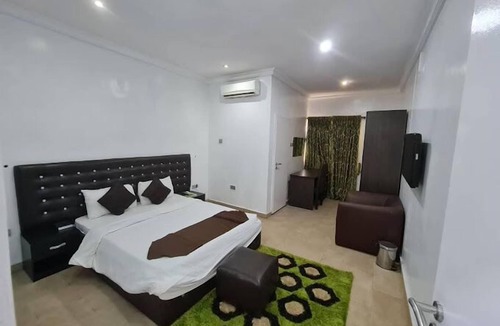 Ijebu Ode Hotel | Rolak Hotel and Suites