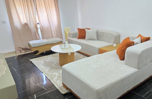 Dar Fadhal Apartment | s+1 spacieux luxueux Proche a l'aéroport TV 3D