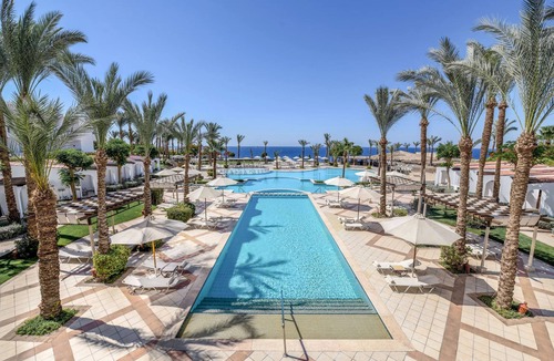 El Hadaba Hotel | Scenic Cliffside Stay | Pools, Sauna, Night Shows & All-Inclusive Comfort