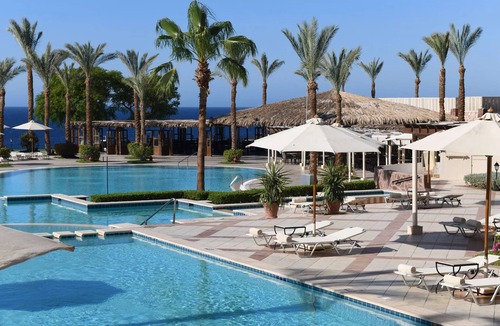 El Hadaba Hotel | Scenic Cliffside Stay | Pools, Sauna, Night Shows & All-Inclusive Comfort