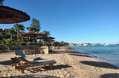 Al Mamsha El Seyahi Apartment | Sea view luxury apartment with private beach