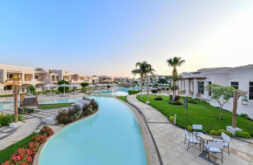 Al Mamsha El Seyahi Hotel | Sea view Room Perfect for Romantic Red Sea Retreats - with Spa