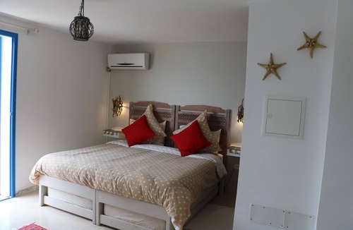 Tabarka Bed & Breakfast | SEASIDE GUEST HOUSE WITH STUNNING VIEW, UNIQUE IN THE MEDITERRANEAN