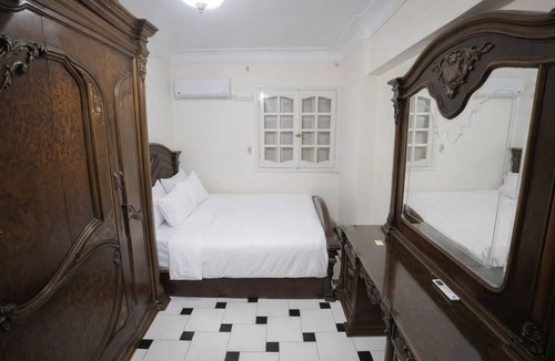 Al-Muntazah Hotel | seaview hotel